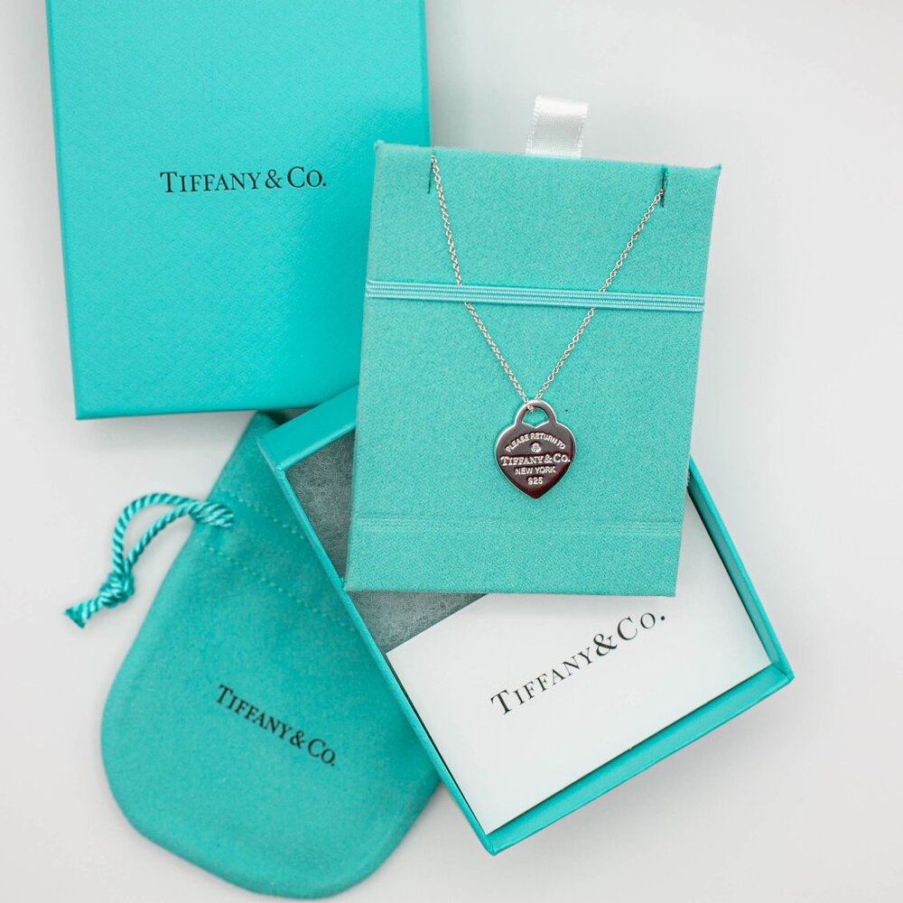 Giveaway Winner: @stevet817 – Tiffany & Co. Necklace Heart Tag Pendant - Picture 3 of 3
